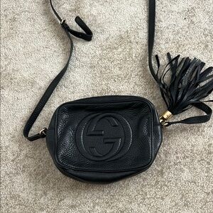 Gucci Black Crossbody Bag with Sleek Design